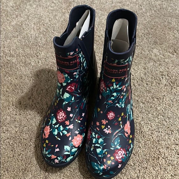 LONDON FOG Women's Piccadilly Rain Boot - Picture 2 of 10